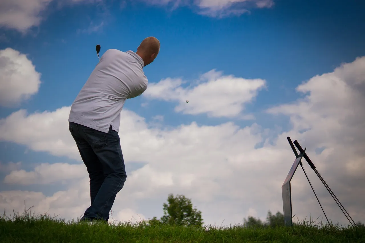 Viento de levante en tu juego de golf, cómo influye